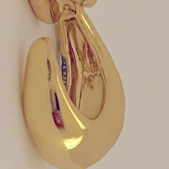 ALEXIS BITTAR
14ct Gold-Plated Solanales Crystal Hoop Earrings - Picture 7 of 8